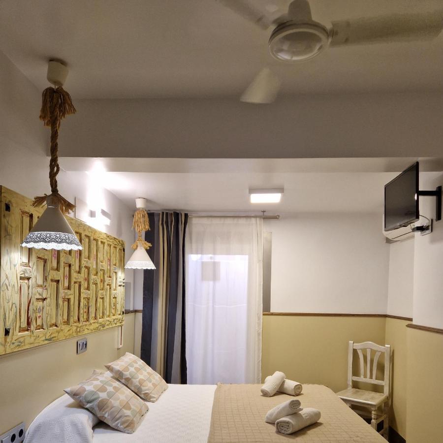 Hostal Boutique Luna De Gavin 库列拉 外观 照片