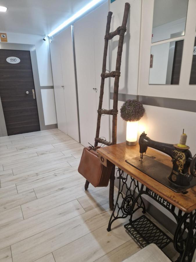 Hostal Boutique Luna De Gavin 库列拉 外观 照片