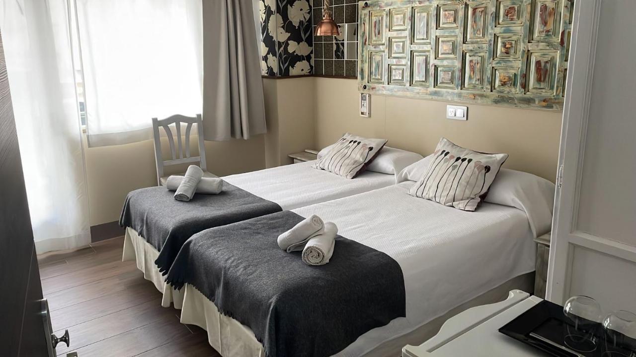 Hostal Boutique Luna De Gavin 库列拉 外观 照片