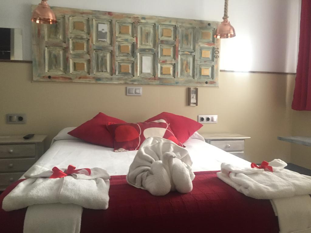 Hostal Boutique Luna De Gavin 库列拉 外观 照片