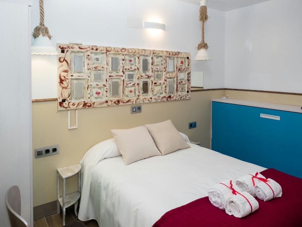 Hostal Boutique Luna De Gavin 库列拉 外观 照片