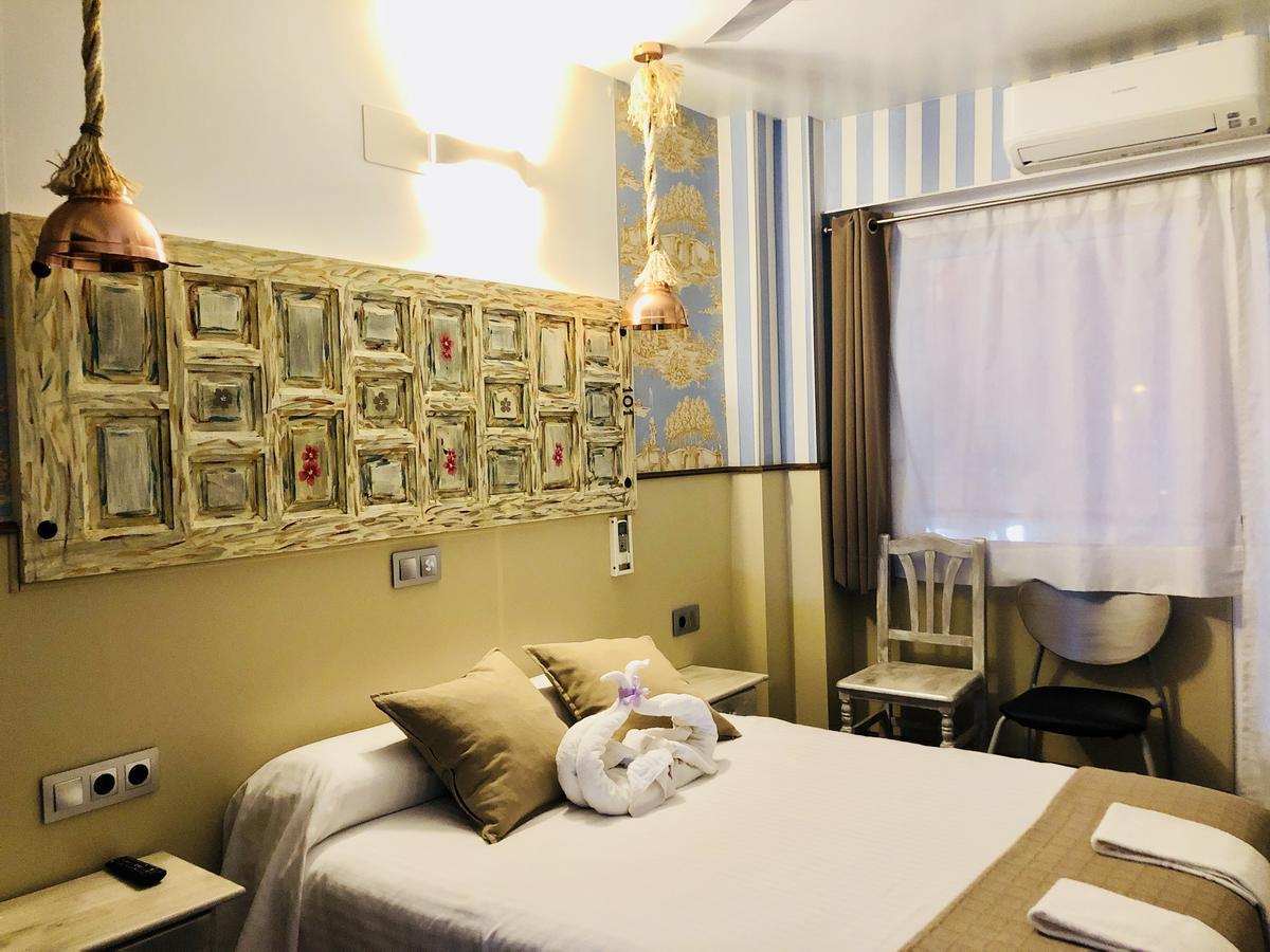 Hostal Boutique Luna De Gavin 库列拉 外观 照片