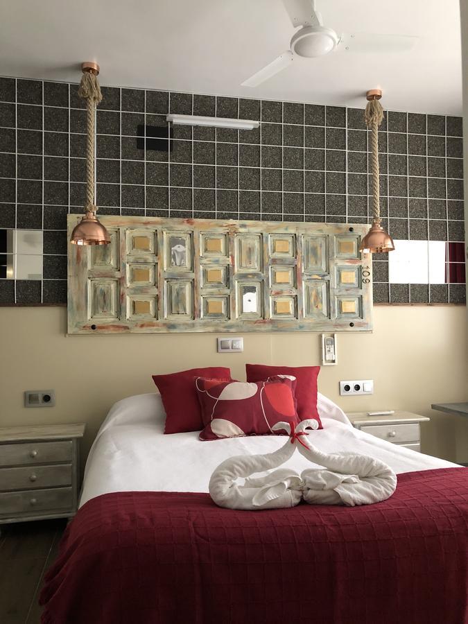 Hostal Boutique Luna De Gavin 库列拉 外观 照片