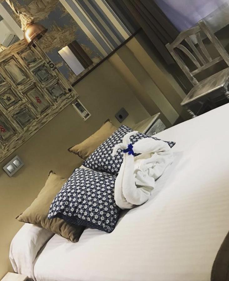 Hostal Boutique Luna De Gavin 库列拉 外观 照片